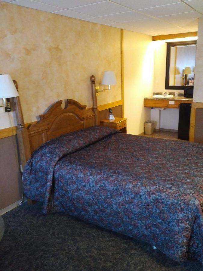 Algoma Motel Wawa Bagian luar foto