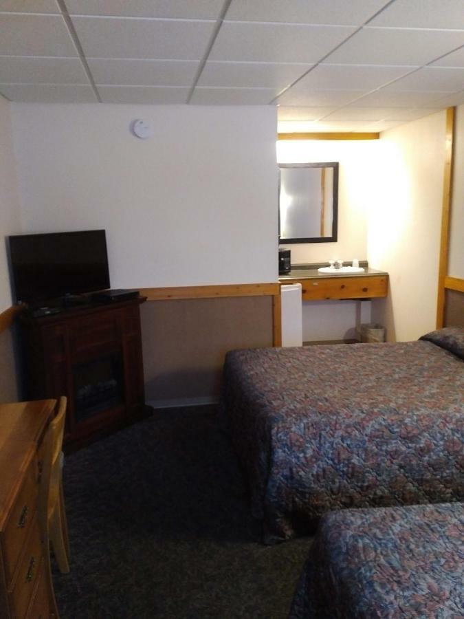 Algoma Motel Wawa Bagian luar foto