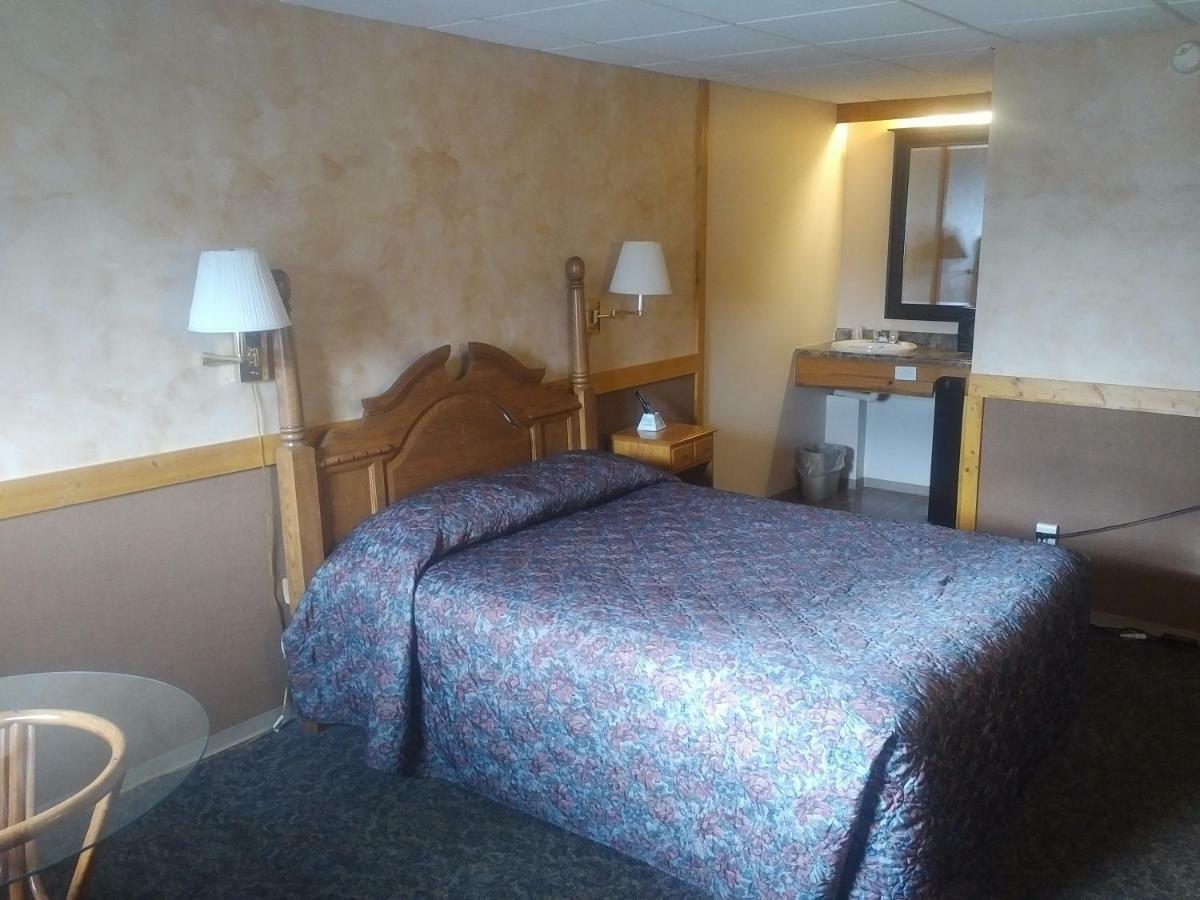 Algoma Motel Wawa Bagian luar foto