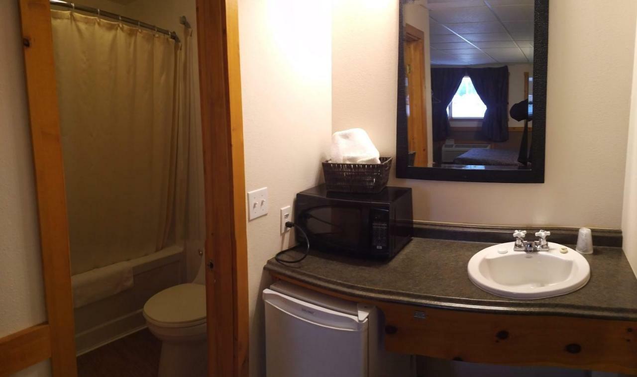 Algoma Motel Wawa Bagian luar foto