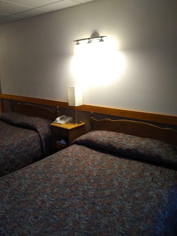 Algoma Motel Wawa Bagian luar foto